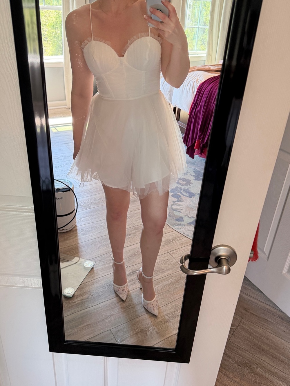 Selfie Leslie White Tulle Mini Wedding Dress with Sweetheart Bodice